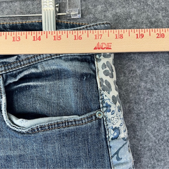 PILCRO Slim Boyfriend Crop Jeans Leopard Side Stripe Distressed Size 31P - Picture 7 of 14